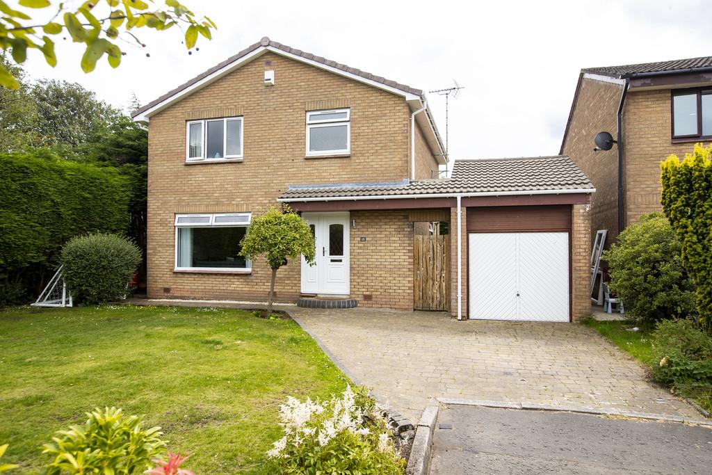 Heather Gardens, Lenzie 3 bed detached house £370,000
