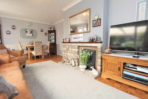 3 bedroom semi-detached house for sale - Mumford Road, West Bergholt, Colchester, CO6 3BN