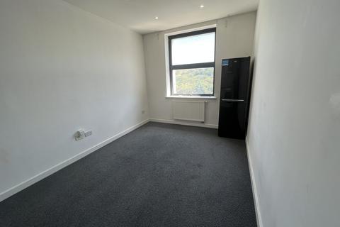 1 bedroom apartment to rent, North Circular Road, London