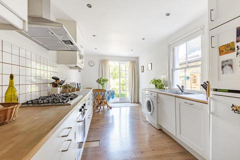 13 Leythe Road, London, W3 8AW