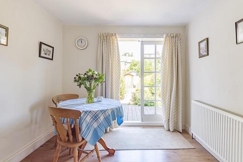 13 Leythe Road, London, W3 8AW