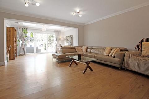 5 Calvert Drive, Dartford, DA2 7GA