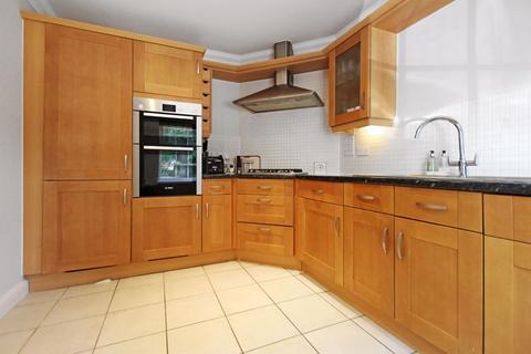 5 Calvert Drive, Dartford, DA2 7GA