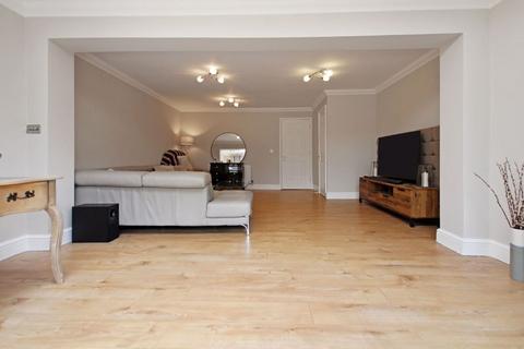 5 Calvert Drive, Dartford, DA2 7GA