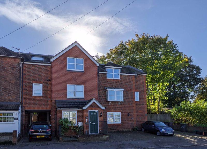 Priory Road, Tonbridge, TN9 2BL 2 bed apartment for sale £275,000
