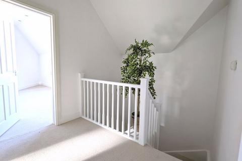 44b Priory Road, Tonbridge, TN9 2BL