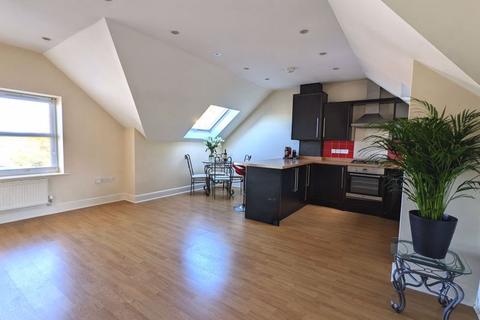 44b Priory Road, Tonbridge, TN9 2BL