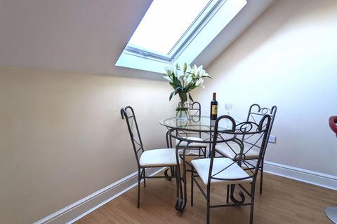 44b Priory Road, Tonbridge, TN9 2BL