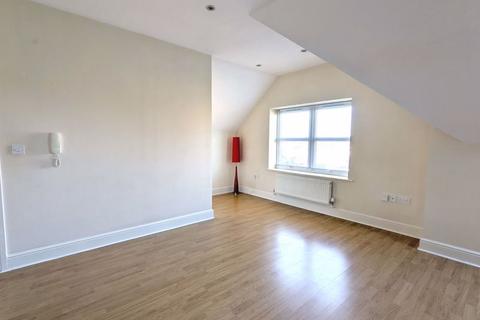 44b Priory Road, Tonbridge, TN9 2BL