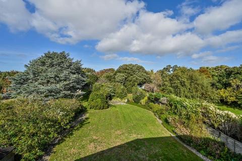 6 Cliff Road, Folkestone, CT20 2JD