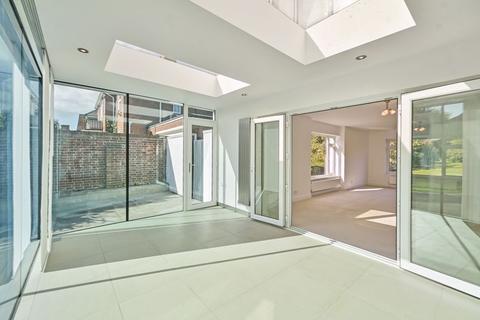 6 Cliff Road, Folkestone, CT20 2JD