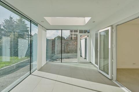 6 Cliff Road, Folkestone, CT20 2JD
