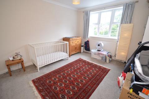 9 Oaklands, Haslemere, GU27 3RD