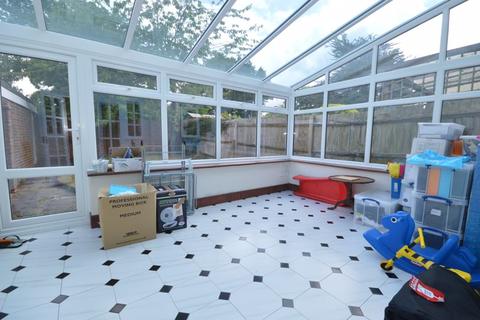 9 Oaklands, Haslemere, GU27 3RD