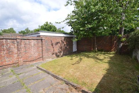 9 Oaklands, Haslemere, GU27 3RD