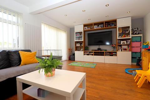 172 Benson Close, Luton, LU3 3QR