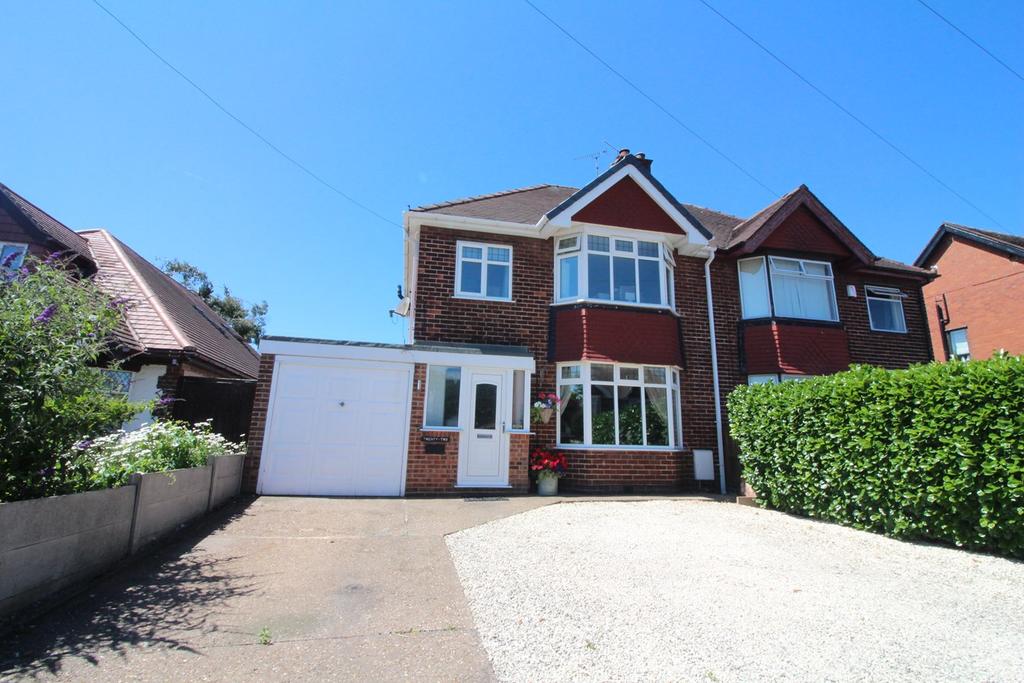 Wheatley Avenue, KirkbyinAshfield, Nottingham, NG17 3 bed semidetached house £250,000 Wheatley Avenue, KirkbyinAshfield, Nottingham, NG17 3 bed semidetached house £250,000