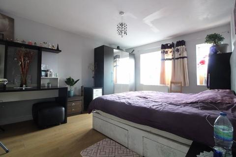 2 bedroom flat for sale, High Street South, Dunstable