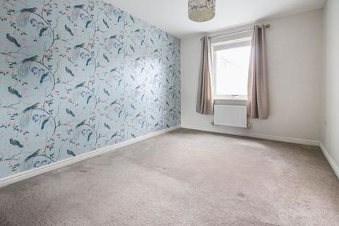 18 Meadow Drive, Aveley, South Ockendon, RM15 4DY