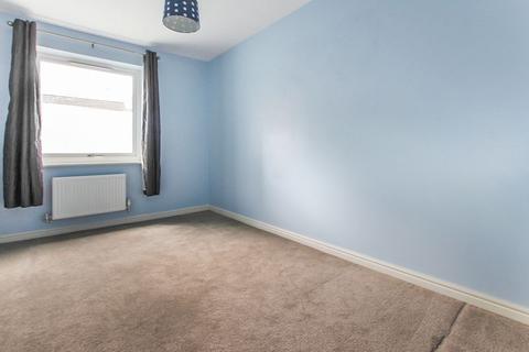 18 Meadow Drive, Aveley, South Ockendon, RM15 4DY
