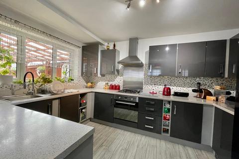 12 Barra Walk, Corby, NN17 2GE