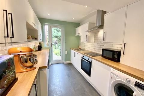 16 Normanton Grove, Sheffield, S13 7BE