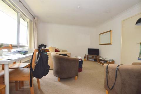 1 bedroom flat to rent - Rougemont Close, Salisbury