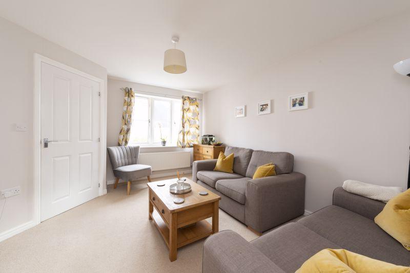 Maple Road, Shaftesbury SP7 3 bed semidetached house £260,000