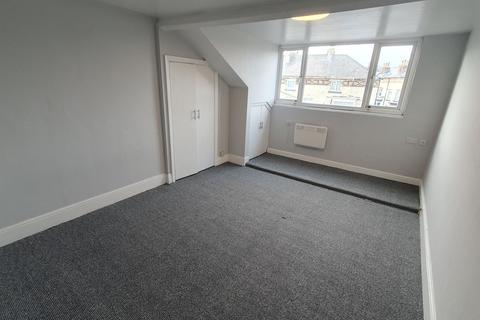 Studio to rent, Flat 5, 28 Gladstone Road