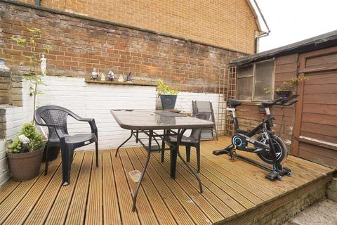 104 Fern Road, Sheffield, S6 5AX