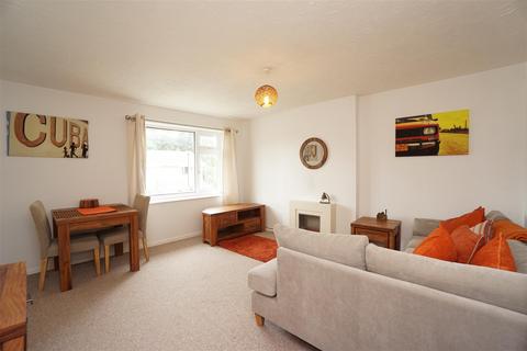 16 Jacobs Drive, Sheffield, S5 6EB