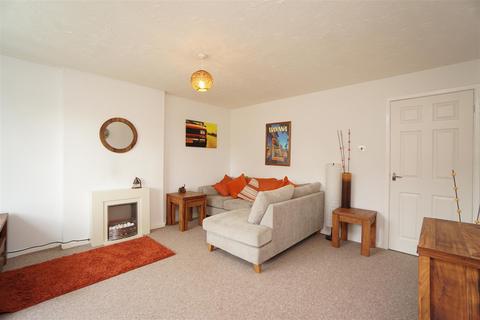 16 Jacobs Drive, Sheffield, S5 6EB