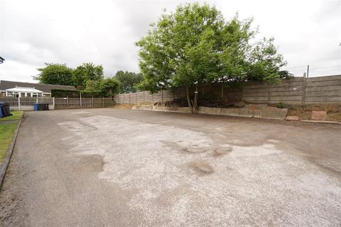16 Jacobs Drive, Sheffield, S5 6EB