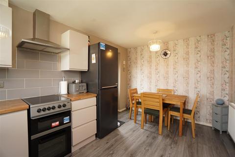 16 Lytton Road, Sheffield, S5 8AX