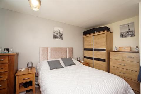 16 Lytton Road, Sheffield, S5 8AX