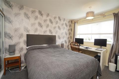 16 Lytton Road, Sheffield, S5 8AX