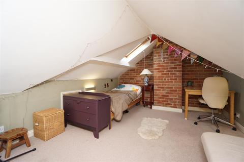 43 Bishopscourt Road, Sheffield, S8 9HN