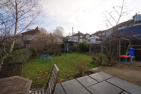 43 Bishopscourt Road, Sheffield, S8 9HN