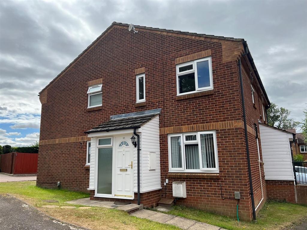 Flitwick 1 bed house £725 pcm (£167 pw)