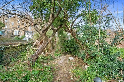 13 Springdale Road, London, N16 9NS