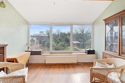 13 Springdale Road, London, N16 9NS