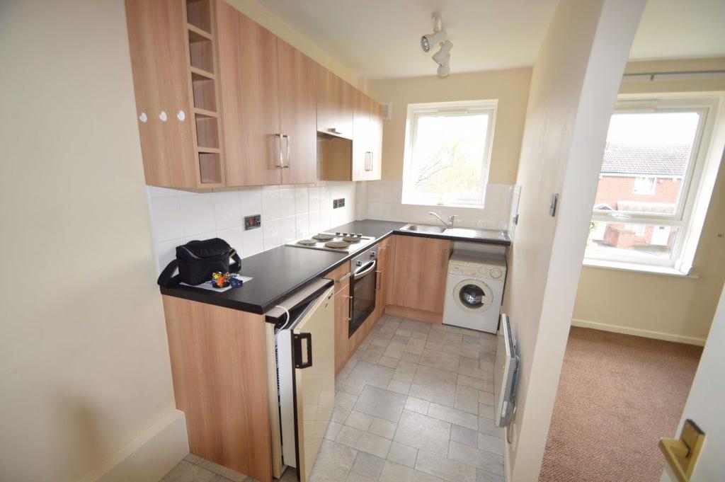 Bisell Way, Brierley Hill 1 bed flat £470 pcm (£108 pw)
