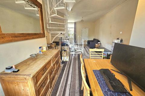 2 bedroom terraced house to rent, Glanvor Road, Stockport, SK3