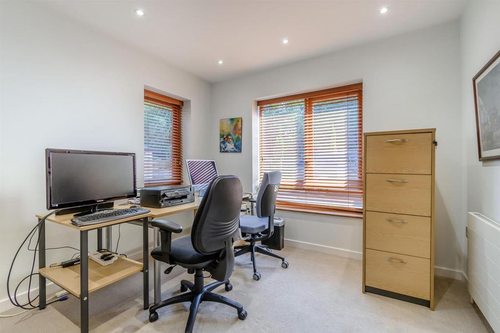 8506746-interior44.jpg