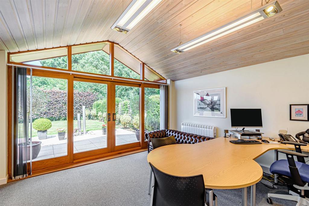 8506746-interior02.jpg