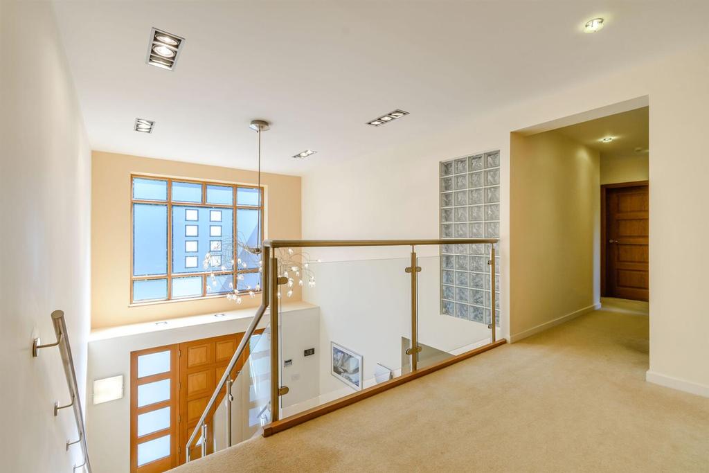 8506746-interior28.jpg