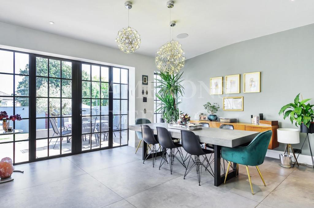 Gladstone Park Gardens, London 5 bed semidetached house £5,500 pcm