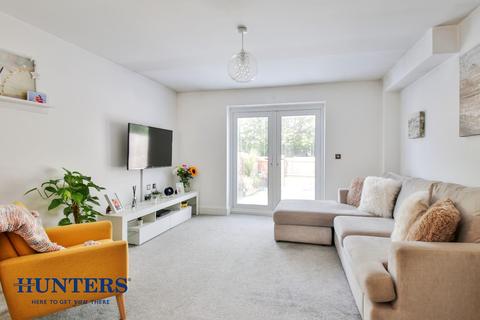 18 Lockside, Littleborough, OL15 0HX