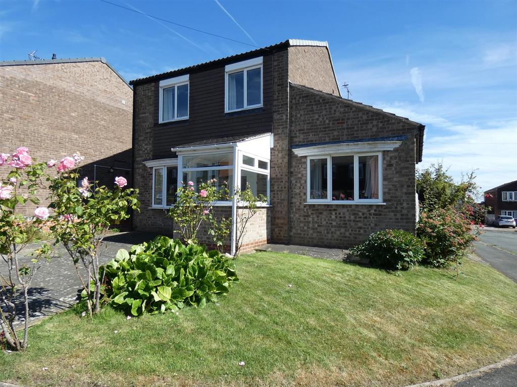 Moorcroft Close, Cheadle, StokeOnTrent 3 bed detached house for sale