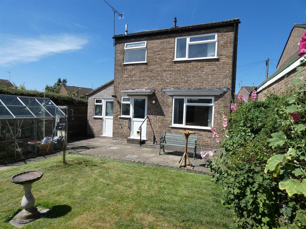 Moorcroft Close, Cheadle, StokeOnTrent 3 bed detached house £259,000